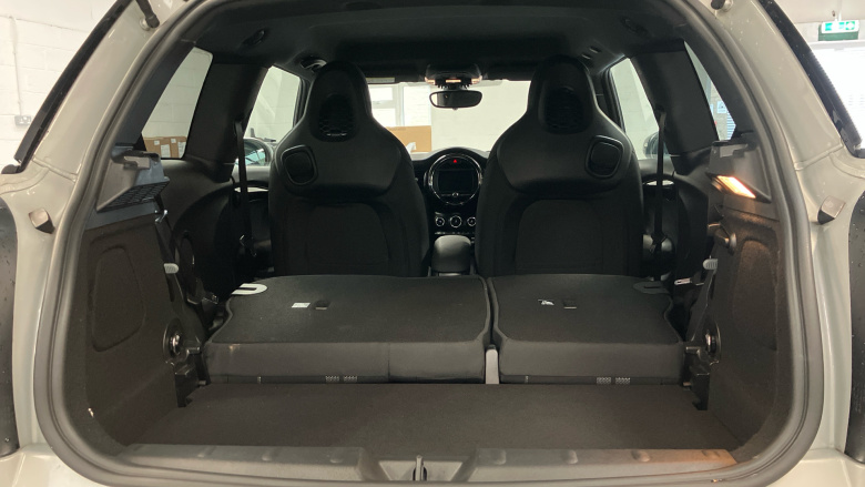 MINI Hatchback 2.0 Cooper S Sport II 3dr Auto Petrol Hatchback